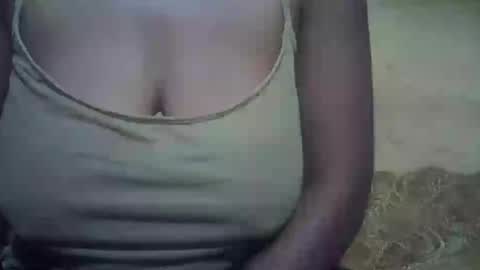 Snapshot of sweetdivah2 chatting on July 19, 7:17 pm divinah online show from July 19, 7:17 pm