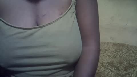 Snapshot of sweetdivah2 chatting on July 24, 1:03 am divinah online show from July 24, 1:03 am
