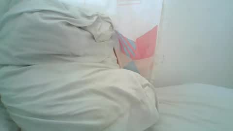 Snapshot of sweetdoll6 chatting on July 24, 12:25 pm Sweet Doll online show from July 24, 12:25 pm