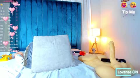 Mia online show from January 25, 3:30 pm