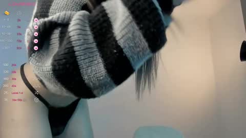 Snapshot of sweetest_bella chatting on February 25, 7:03 pm Bella online show from February 25, 7:03 pm