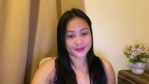 Snapshot of sweetestsmile_ chatting on May 18, 4:13 pm Khaye online show from May 18, 4:13 pm