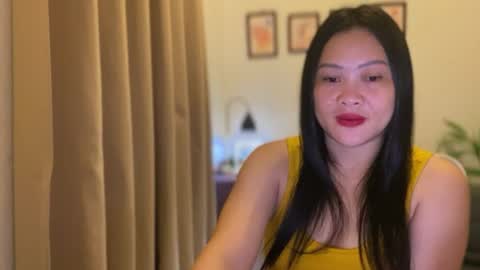 Snapshot of sweetestsmile_ chatting on June 28, 1:44 am Khaye online show from June 28, 1:44 am