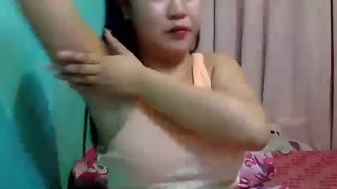 Snapshot of sweetgal_mica chatting on October 7, 12:13 pm sweetgal_mica online show from October 7, 12:13 pm