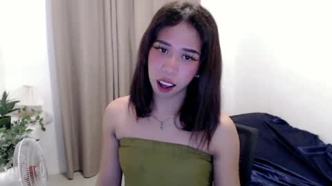 Snapshot of sweetgirl_acxx chatting on June 21, 4:20 pm Just call me AC online show from June 21, 4:20 pm