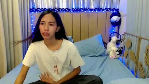 Snapshot of sweetgirl_daphne chatting on June 4, 6:19 am sweetgirl_daphne online show from June 4, 6:19 am