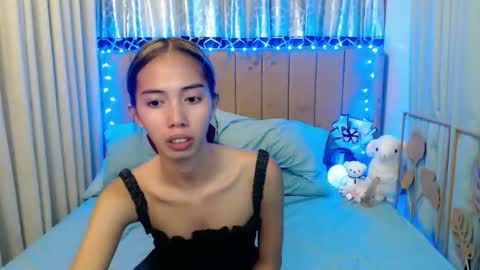 Snapshot of sweetgirl_daphne chatting on June 8, 8:37 am sweetgirl_daphne online show from June 8, 8:37 am