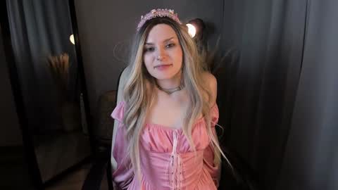 Kira online show from December 8, 6:17 pm