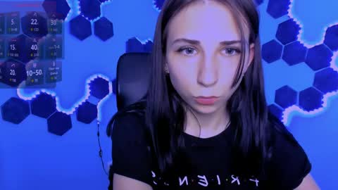 Chloe online show from May 11, 8:42 am