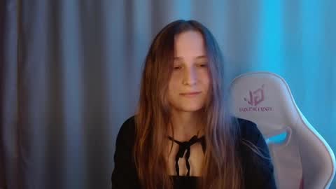 Annie online show from April 27, 9:13 pm