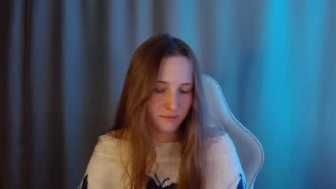 Snapshot of sweetie_lover chatting on May 28, 8:17 pm Annie online show from May 28, 8:17 pm