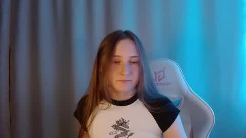 Snapshot of sweetie_lover chatting on June 4, 8:59 pm Annie online show from June 4, 8:59 pm