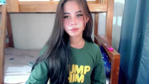 Snapshot of sweetie_nica chatting on June 6, 10:31 am sweetie_nica online show from June 6, 10:31 am