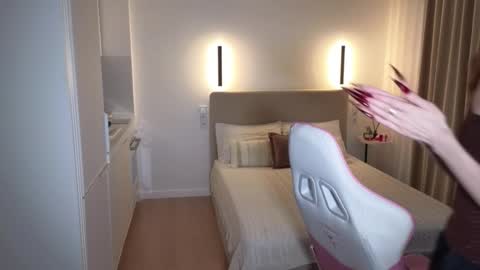 Snapshot of sweetiebones chatting on January 16, 4:16 am bratty gf online show from January 16, 4:16 am