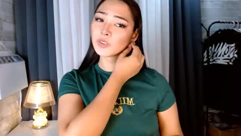 sweetiefox1 online show from September 12, 12:55 am