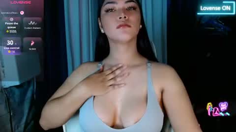 sweetiefox1 online show from July 30, 1:26 am