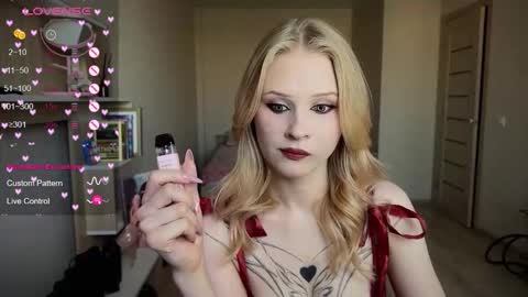 Snapshot of sweetielis chatting on September 10, 2:50 pm sweetie Lisa3 online show from September 10, 2:50 pm