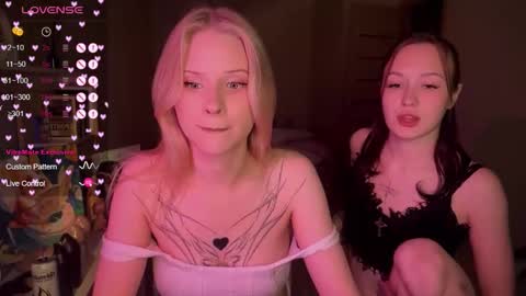 Snapshot of sweetieseva chatting on September 19, 6:30 pm Eva and Lisa online show from September 19, 6:30 pm