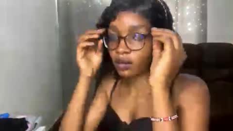 sweetivy645263 online show from March 1, 9:44 am