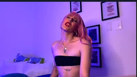 Snapshot of sweetjames2810 chatting on January 14, 8:41 am SWEETJAMES online show from January 14, 8:41 am