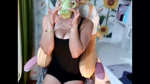 jona online show from April 21, 11:40 pm