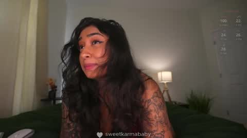 Snapshot of sweetkarmababy chatting on May 7, 9:42 pm Karma Sutra sweetkarmababy online show from May 7, 9:42 pm