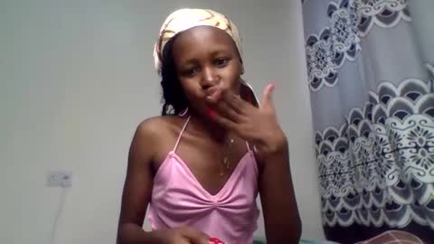 Snapshot of sweetkola1 chatting on October 6, 8:56 am sweetkola online show from October 6, 8:56 am