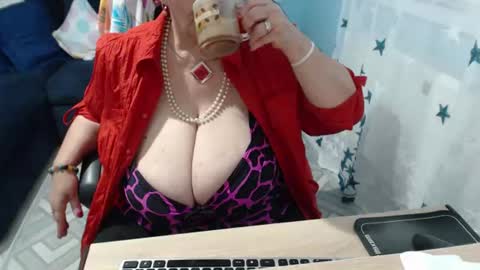 Snapshot of sweetladyrebeka chatting on July 7, 4:00 pm Rebeka online show from July 7, 4:00 pm