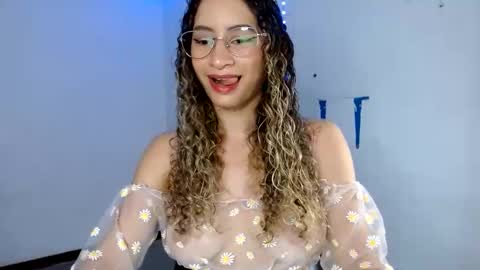Snapshot of sweetlatin__ chatting on May 26, 11:45 pm SWEET LATINA online show from May 26, 11:45 pm