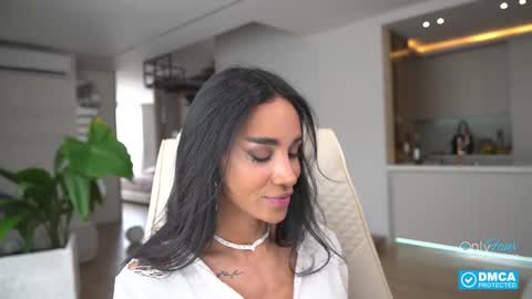 Laura Saenz  Geminis online show from October 5, 3:32 pm