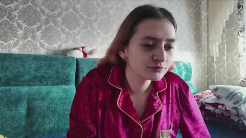 sweetliaison online show from February 4, 7:25 am