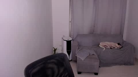 Snapshot of sweetlian_04 chatting on February 26, 9:10 am Lian online show from February 26, 9:10 am