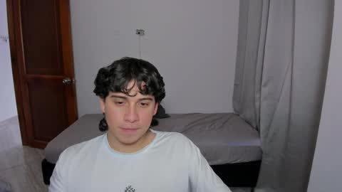 Snapshot of sweetlian_04 chatting on October 7, 6:16 pm Lian online show from October 7, 6:16 pm