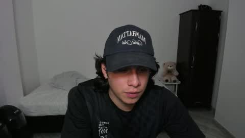 Snapshot of sweetlian_04 chatting on December 15, 2:05 am Lian online show from December 15, 2:05 am