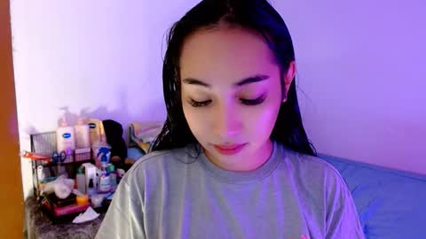 Snapshot of sweetlilly_18 chatting on November 10, 3:16 am Lilly online show from November 10, 3:16 am