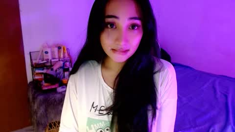 Snapshot of sweetlilly_18 chatting on November 24, 3:28 am Lilly online show from November 24, 3:28 am