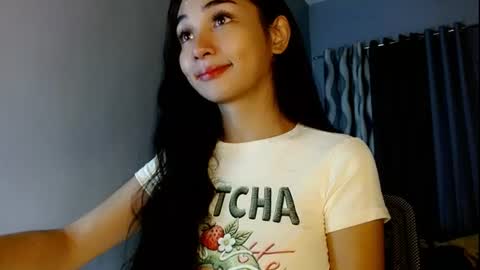 Snapshot of sweetlilly_18 chatting on July 21, 2:36 am Lilly online show from July 21, 2:36 am