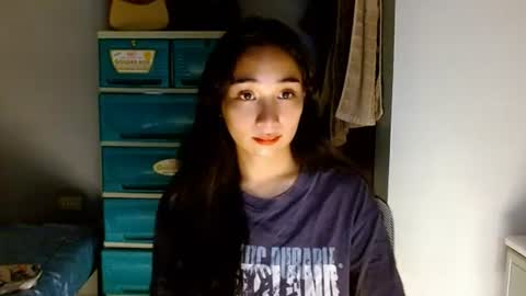 Snapshot of sweetlilly_18 chatting on August 1, 2:22 am Lilly online show from August 1, 2:22 am