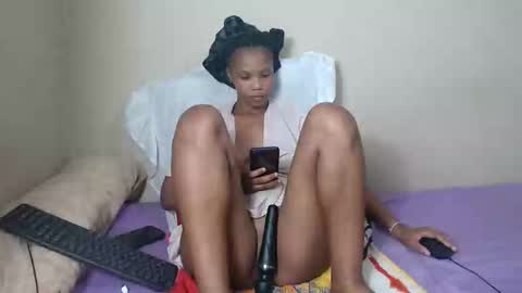 sweetlipss_ online show from November 14, 9:02 pm