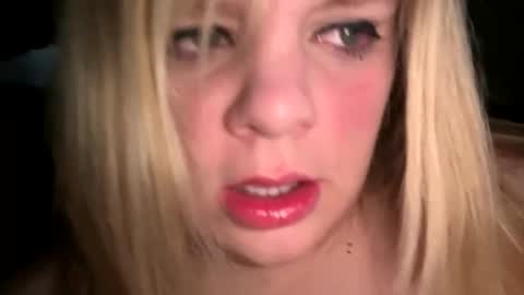 Lisa  online show from April 11, 11:03 am