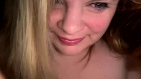 Lisa  online show from April 18, 12:20 pm