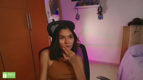 Snapshot of sweetlittlevenus chatting on February 10, 4:58 pm Venus online show from February 10, 4:58 pm