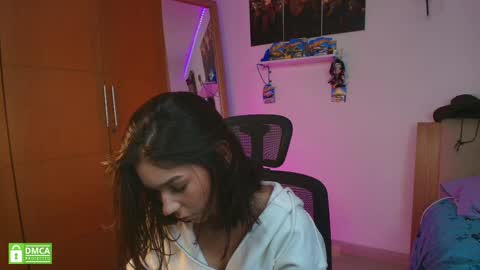 Snapshot of sweetlittlevenus chatting on February 11, 10:37 am Venus online show from February 11, 10:37 am