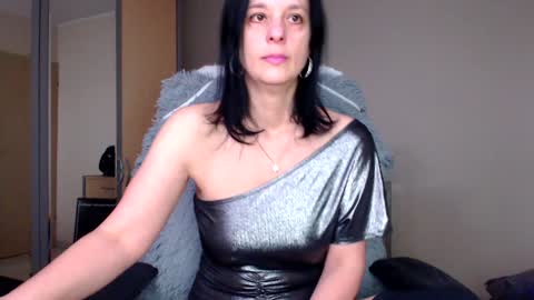 Snapshot of sweetlonglips_ chatting on January 11, 9:04 am JenJenny online show from January 11, 9:04 am