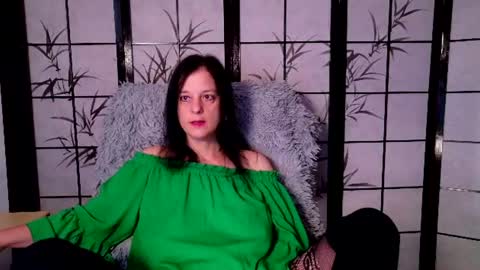 Snapshot of sweetlonglips_ chatting on July 23, 7:39 am JenJenny online show from July 23, 7:39 am