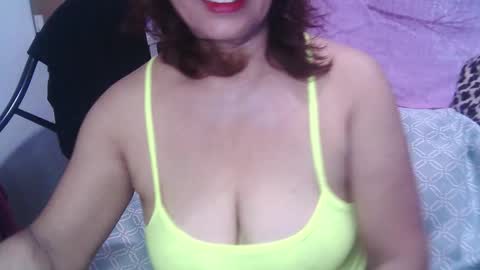Snapshot of sweetmature_69 chatting on October 4, 12:58 pm sweetmature_69 online show from October 4, 12:58 pm