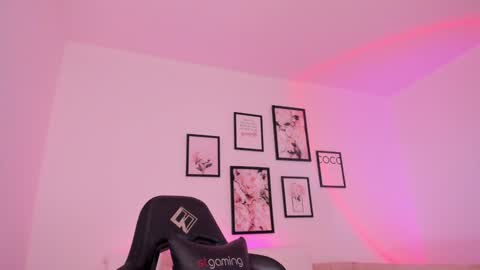 Snapshot of sweetmelii29 chatting on February 6, 9:17 pm instagram melisabahamon online show from February 6, 9:17 pm