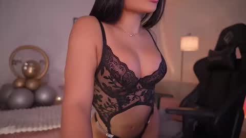 Snapshot of sweetmelii29 chatting on October 11, 12:21 am instagram melisabahamon online show from October 11, 12:21 am