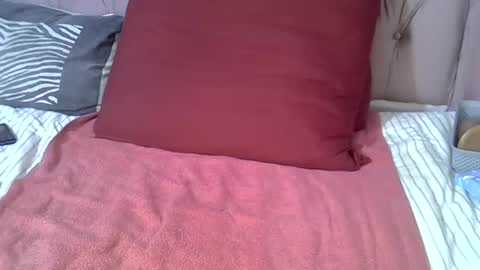 sweetmellowx1 online show from March 12, 4:02 pm