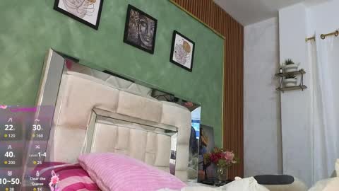 Mia  online show from April 2, 4:32 am